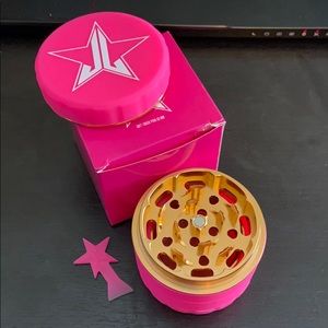 Jeffree Star pink 63mm soft touch grinder